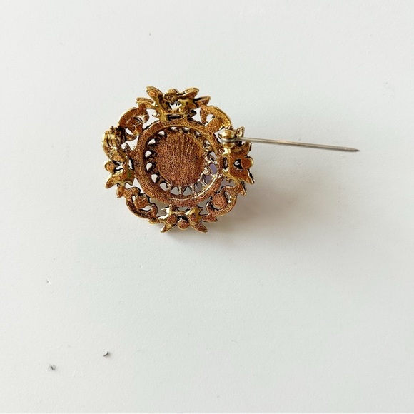 Vintage Gold Plated Brooch with Faux Pearls & Blue Gem Bundle & Save - Picture 6 of 6